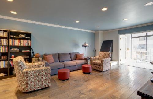 LoDo Apartment | Upscale Denver Condo with Communal Deck and Gym!