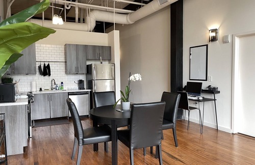 South Downtown Apartment | Upscale Downtown Loft located in the center of Atlanta Nightlife