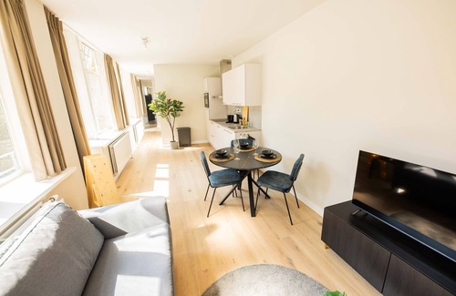 Centrum Apartment | Upscale Haven 2BDR Apartment WS