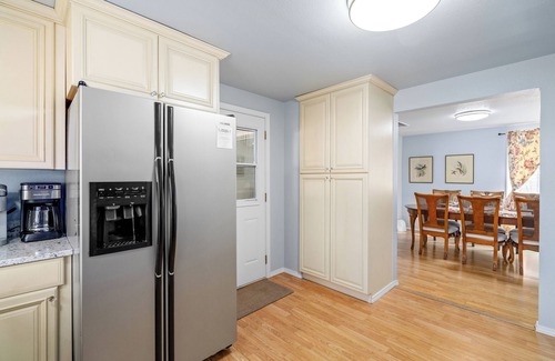 Coeur d'Alene House | Upscale Heated Pool Retreat Near Lake CDA with Hot Tub