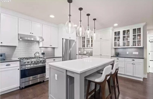 Homestead House | Upscale home in the trees on a hill, yet very close to downtown