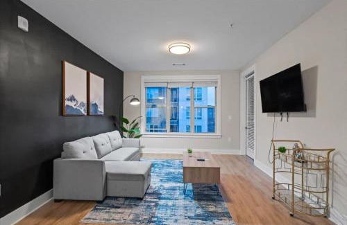 Charlotte Apartment | Upscale King 3BR Suite to Uptown Charlotte