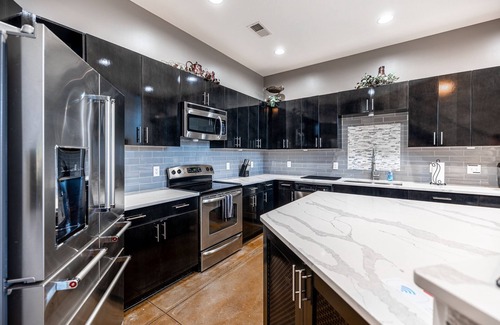 Charlotte Condo | Upscale Loft Walking Distance to Bank Of America Stadium