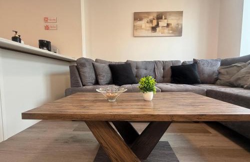 Niagara Falls House | Upscale Niagara Falls Getaway - BRAND NEW