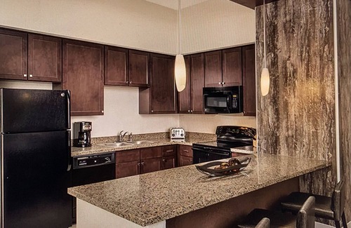 Park City Resort | Upscale resort condo with Ski In/Ski Out Gondola. Beautiful 2 bedroom sleeps 8
