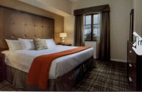 Park City Resort | Upscale resort condo with Ski In/Ski Out Gondola. Beautiful 2 bedroom sleeps 8