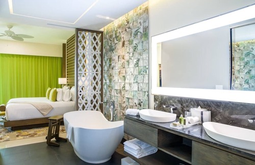 Playa Mujeres Hotel | Upscale Resort & Spa With Amazing Family Swimming Pools, 1 Rooftop Adult Only