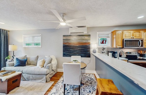 Seven Devils Condo | Upscale Retreat with 2 en suite King Bedrooms, WiFi, AC, Fireplace, easy escape