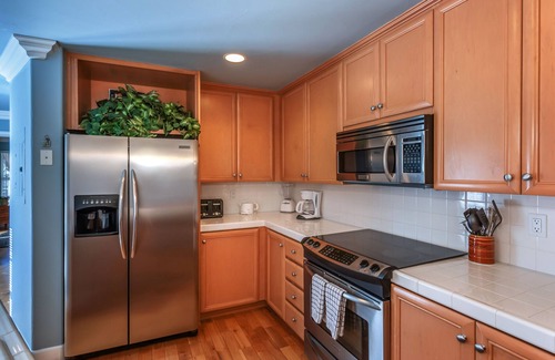 Avalon Villa | Upscale, Spacious & Newer Tuscan Inspired 2 Bedroom 2.5 Bath. Great Reviews.