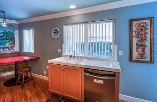 Avalon Villa | Upscale, Spacious & Newer Tuscan Inspired 2 Bedroom 2.5 Bath. Great Reviews.
