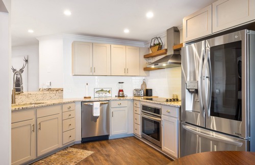 Table Rock Condo | Upscale Step-Free Branson Getaway: Resort Perks!