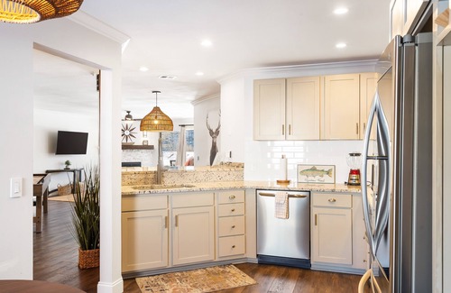 Table Rock Condo | Upscale Step-Free Branson Getaway: Resort Perks!