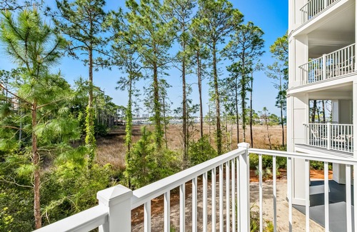 Baytowne Wharf Apartment | Upscale studio at The Village of Baytowne Wharf with AC, pool, hot tub & gym