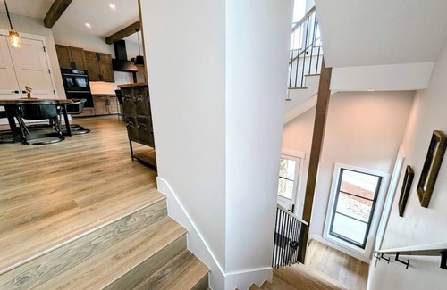 River Run House | Upscale w/O₂ System, Hot Tub, Walk to Village