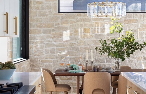 Jackson House | Upside Down East Jackson Brand New w/Chef's Kitchen & Hot Tub on Rooftop Deck