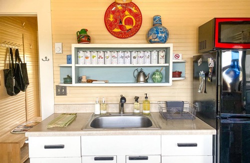 York Apartment | Upstairs at Thevictorian - Lush Walkable and Dog-friendly Retreat - Steps From Downtown Bellingham