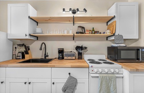 Huntsville Apartment | Upstay: Modern Studio Steps from Merrimack Park