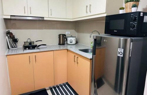 Bonifacio Global City Apartment | Uptown Bliss-Modern 1BR Condo with Balcony in BGC