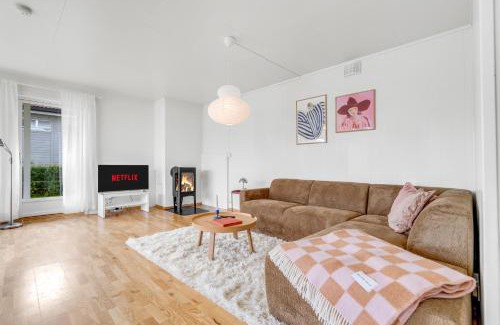 Tromso Apartment | Uptown I City & Fjord Views I FREE Parking