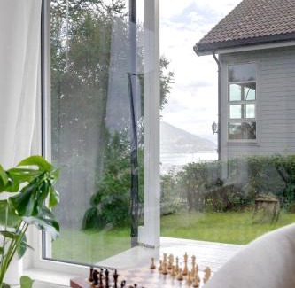 Tromso Apartment | Uptown I City & Fjord Views I FREE Parking