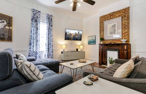 Freret House | Uptown Spacious 4BD/3BA with Historic Charm
