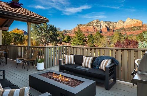 Uptown Sedona House | Uptown Sparks - 5BR 5BA Wow Views! Spa, GamesRoom, Deck, Walk into Town