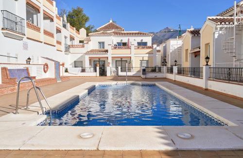Chimenea Apartment | Urb Chimenea Apartment Nerja