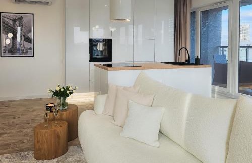 Katowice Apartment | URBAN APARTMENTS LUXURY SKYLINE Sokolska Towers 30A, 2 Free Garages, Gym & Sauna, Self Check-in
