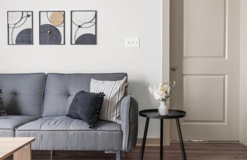 Five Points South House | Urban Chic meets Comfort 2BR with Pool