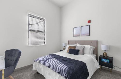 Five Points South House | Urban Chic meets Comfort 2BR with Pool