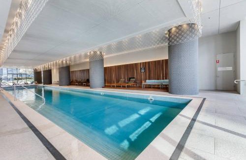Southbank Apartment | Urban Cocoon - Cosy Riverside Pad with Pool and Sauna