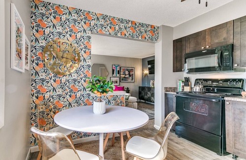Des Moines Apartment | Urban Delight: South Side Gem