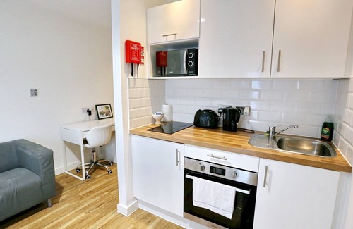 Salford Apartment | Urban Escape – Walk to University of Salford | Pass The Keys