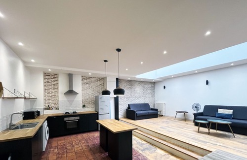 19th Arrondissement Apartment | Urban Flat 186 - Spacious 3 Bedroom Flat in Paris