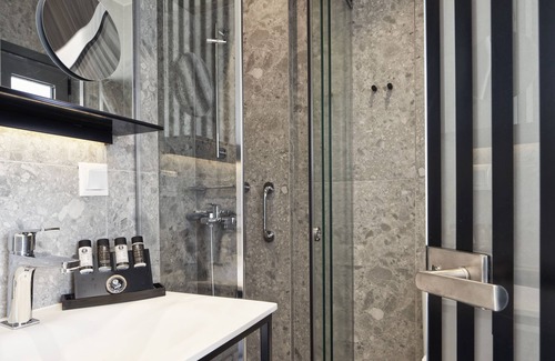 Plaka Hotel | Urban Frame Plaka