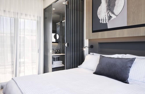 Plaka Hotel | Urban Frame Plaka