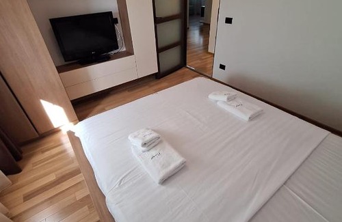 Suceava Apartment | Urban George Enescu 4 BeedRoom Apartment Suceava