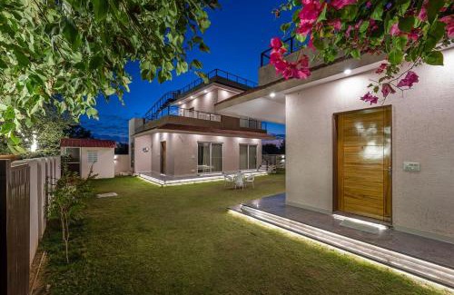 Sanganer Villa | Urban Hideout - a mini farmhouse
