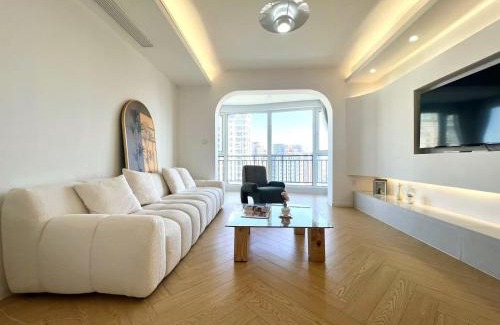 Huangpu Apartment | Urban Hub Near the Bund nice view big apartment 2bathrooms