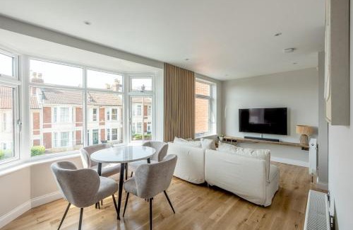 Horfield Apartment | Urban Luxe - Perfect Home Away From Home