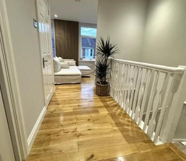 Horfield Apartment | Urban Luxe - Perfect Home Away From Home