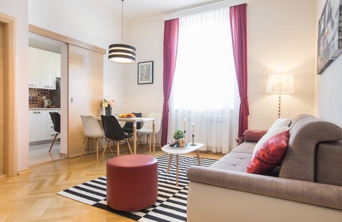 Zagreb Apartment | ★Urban Luxury Oasis★ ★Free Parking | Walk Everywhere