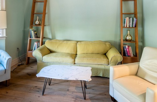 Weehawken House | Urban Oasis with Old World Charm