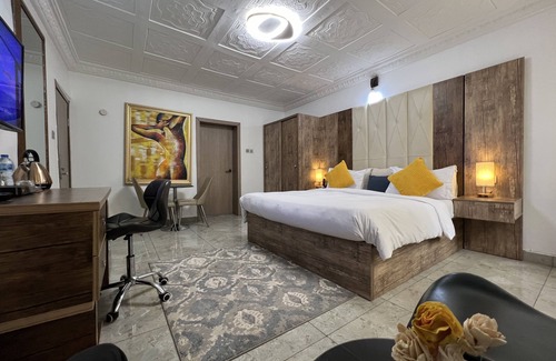 Maitama Hotel | UrbaN RootZ