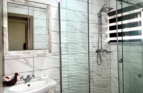 Maitama Hotel | UrbaN RootZ