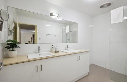 Northbridge Apartment | Urban Serenity 2 Bedroom Apt with Stunning Views
