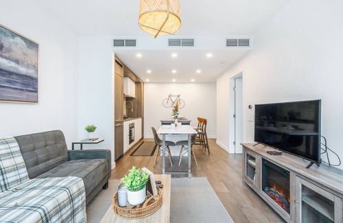 White Rock Apartment | ♛ Urban Sleek | Furnished 1BR& 1 BA + Patio | DT White Rock