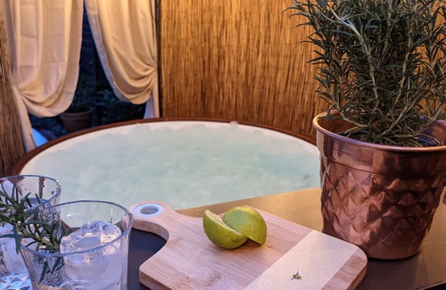 Evesham Cabin | Urban spa and Garden Bar
