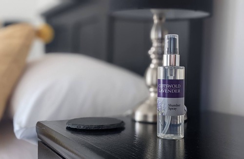 Evesham Cabin | Urban spa and Garden Bar