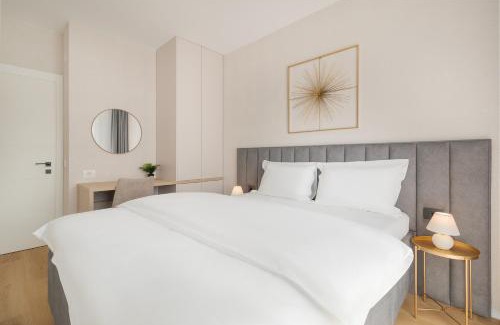 Oradea Apartment | Urban Suite- Luxe 2BR with Balcony and Parking